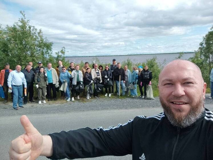 Салехардские медики прибрались на берегу Полуя