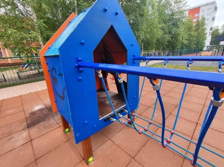 Подростки устроили поджог в городе Стрежевой Томской области