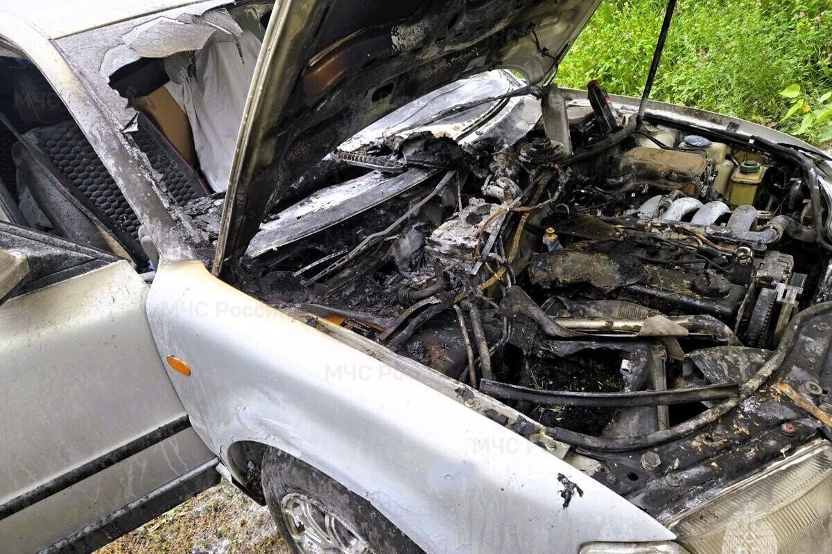 За сутки в Чувашии сгорели два автомобиля: в селе и в городе