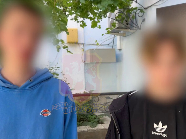 В Феодосии задержаны молодые люди, осквернившие Обелиск Славы для соцсетей