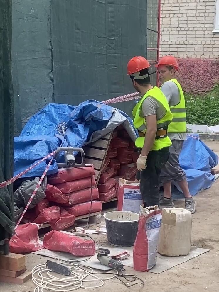 В Калуге массово латают крыши