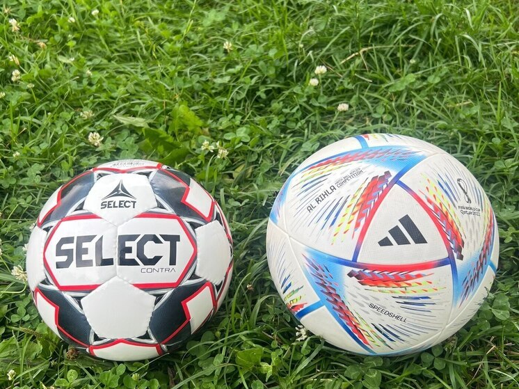 Ермолинским футболистам неожиданно подарили мячи