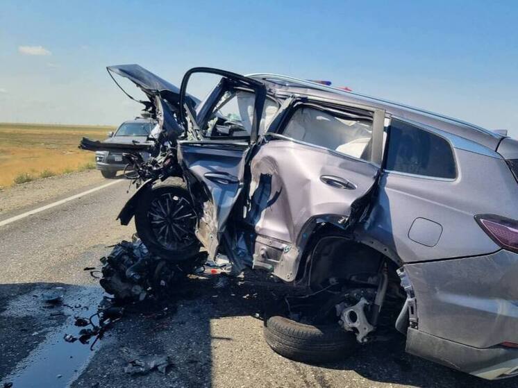Четыре человека погибли при столкновении двух автомобилей в Дагестане