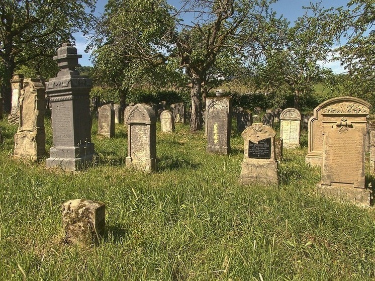 Калужанам объяснили, почему покупка места на кладбище — не грех