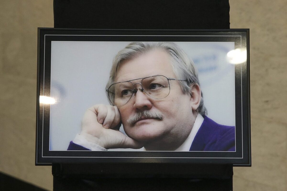 На прощание с Юрием Карой пришли актер Виктор Раков и внучка авиаконструктора Сергея Королева