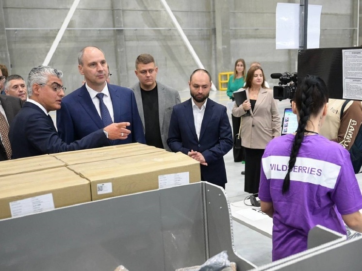 Денис Паслер открыл первую очередь огромного распределительного центра