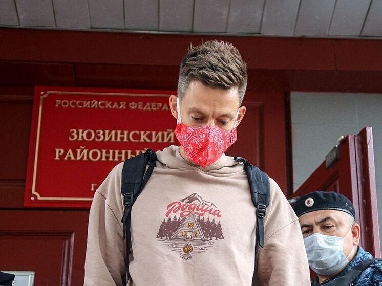 Журналисту-иноагенту Дудю* заочно предъявили обвинение в сборе военных сведений