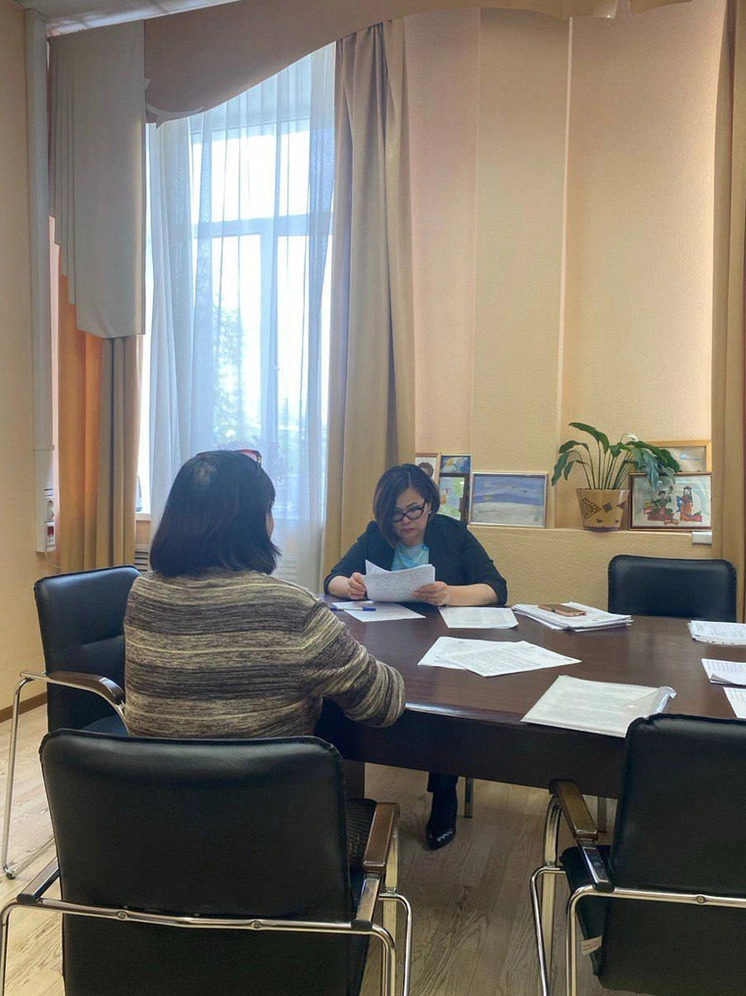 В Бурятии ребёнку участника СВО помогли оформить документы для льготного поступления