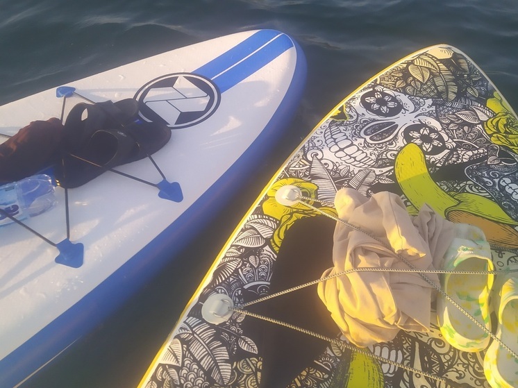 Спасатели вывели на берег двух унесенных в море девушек на SUP-досках во Владивостоке