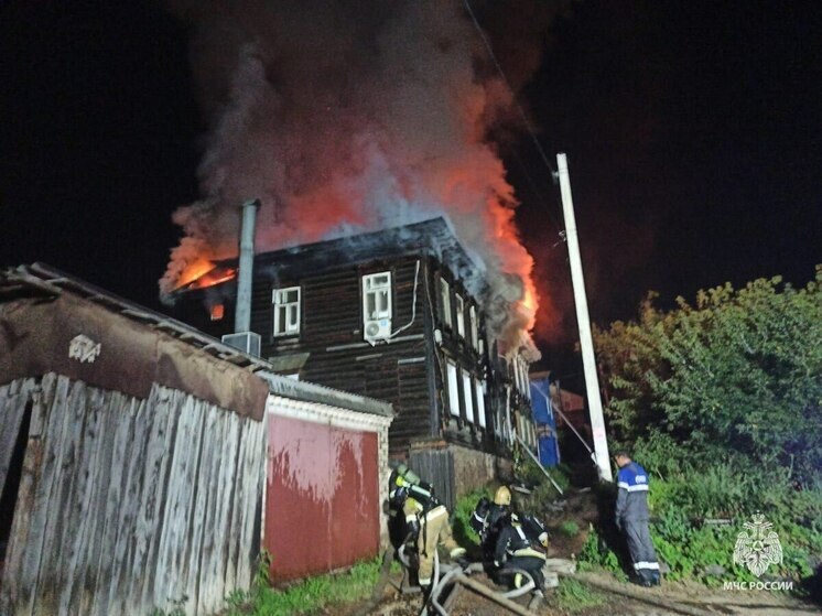 В Уфе крупный пожар унес жизни двух человек