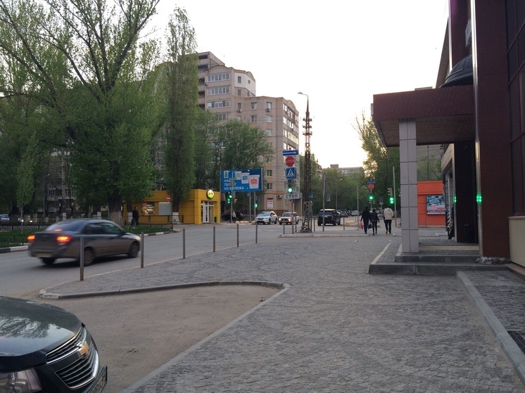 В Саратове следователи проверяют нападение подростков на прохожих