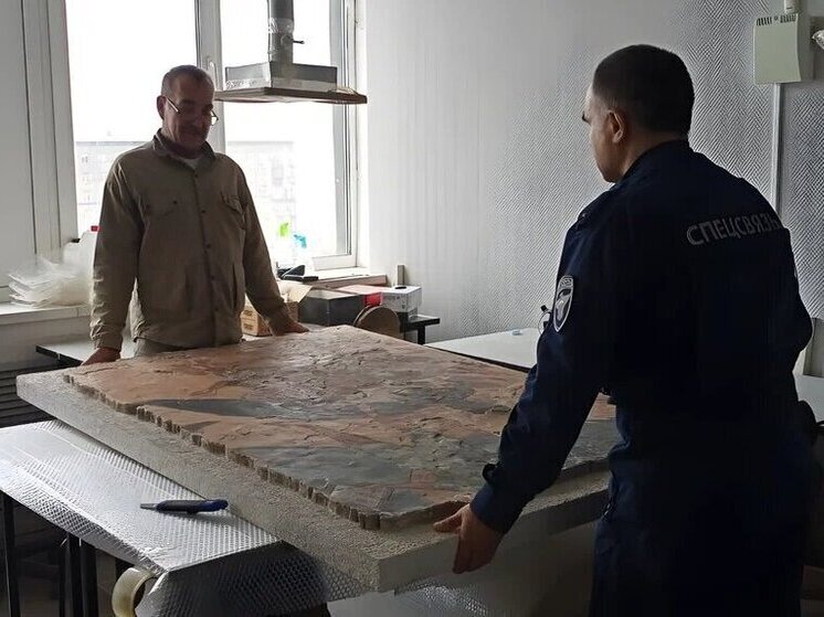 Сотрудники спецсвязи доставили уникальные фрески в Тверь