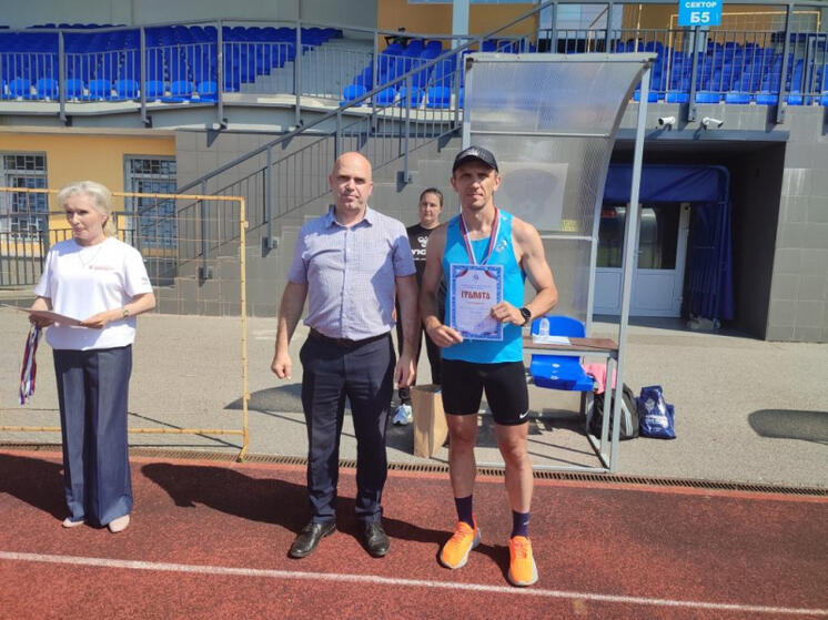 Соревнования по легкоатлетическому кроссу прошли в Пскове