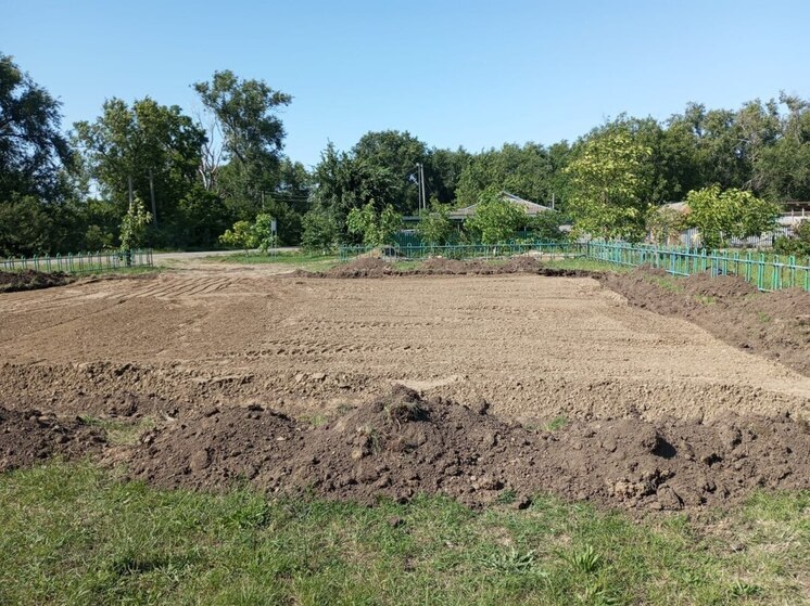 В станице Изобильненского округа благоустраивают детскую площадку