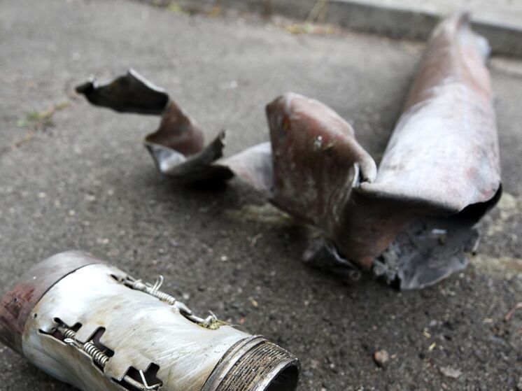 В результате атаки украинского БПЛА произошло попадание в здание в поселке им. Никифора Изотова в Горловке