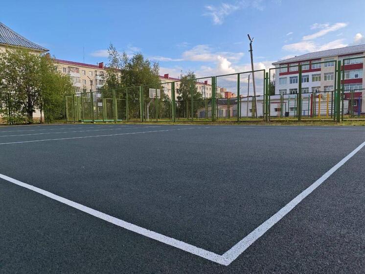 В Югорске модернизируют спортивные площадки