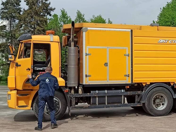 Более 1,6 тыс. метров водопровода промыли за полгода воронежские коммунальщики