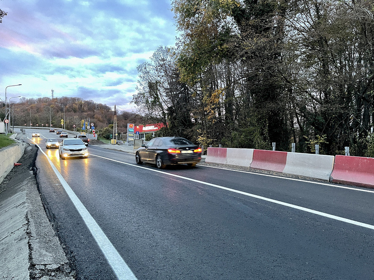 Дорожные службы Сочи проводят комплексные работы по укреплению одной из трасс