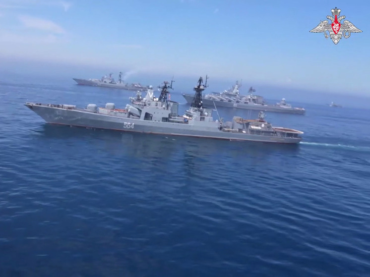 Два океана, два моря и 150 кораблей: российский ВМФ начал масштабные маневры