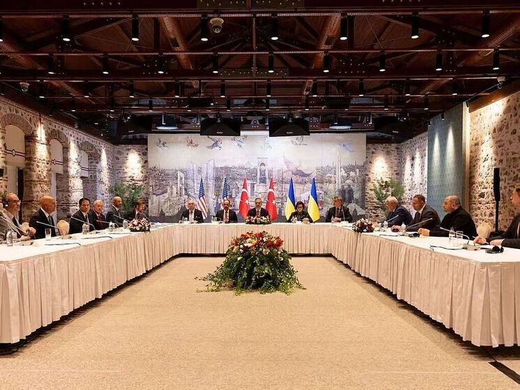 РИА Новости: российская делегация прибыла в Стамбул на переговоры с Украиной