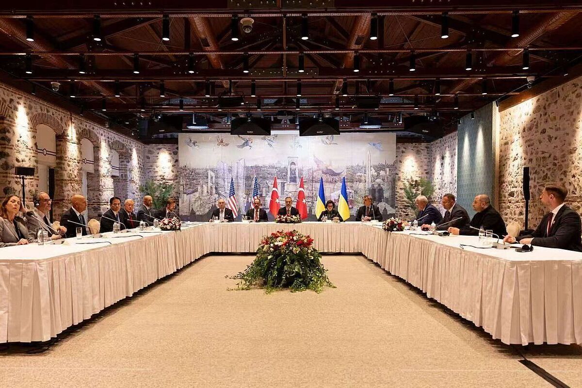 РИА Новости: российская делегация прибыла в Стамбул на переговоры с Украиной