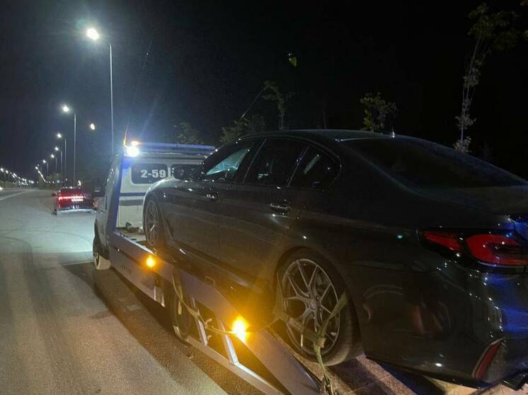Ожидает штраф водителя BMW в Казани за создание помех другим авто