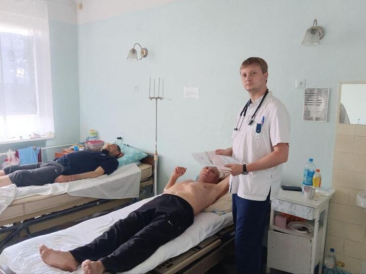В центральную больницу Токмака приехала в командировку группа пензенских врачей-узких специалистов