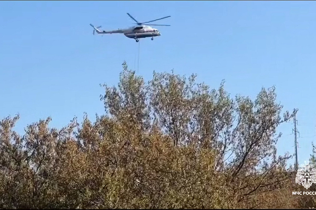 В Феодосии сотрудники МЧС локализовали подступающий к населенным пунктам пожар