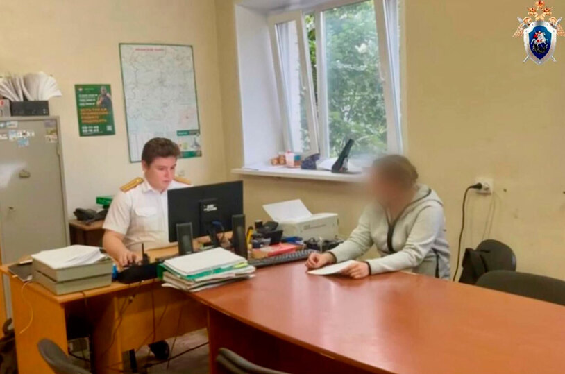 «Опустились руки»: местные вступились за женщину, обвиняемую в смерти от истощения 12-летней дочери-инвалида