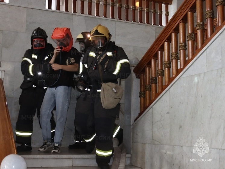 В Чувашском драмтеатре тушили условный пожар