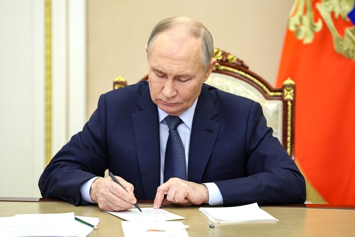Путин подписал закон, снижающий пошлину при договорах дарения с родственниками