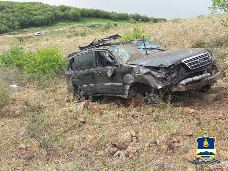В скатившемся с горы Лексусе в Бурятии погибла молодая женщина