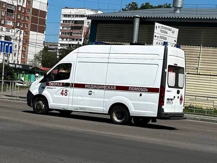 Мотоциклист попал в больницу после столкновения с автомобилем в Барнауле