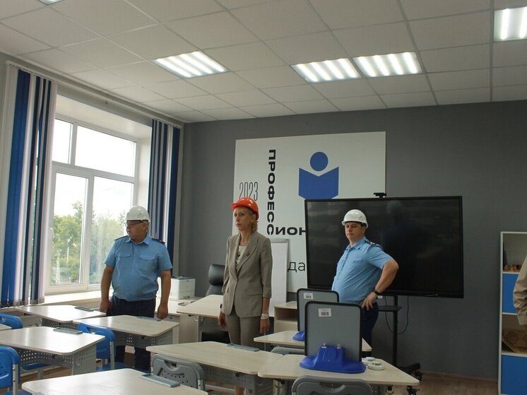 Прокурор Хакасии проверил капремонт Черногорского техникума отраслевых технологий