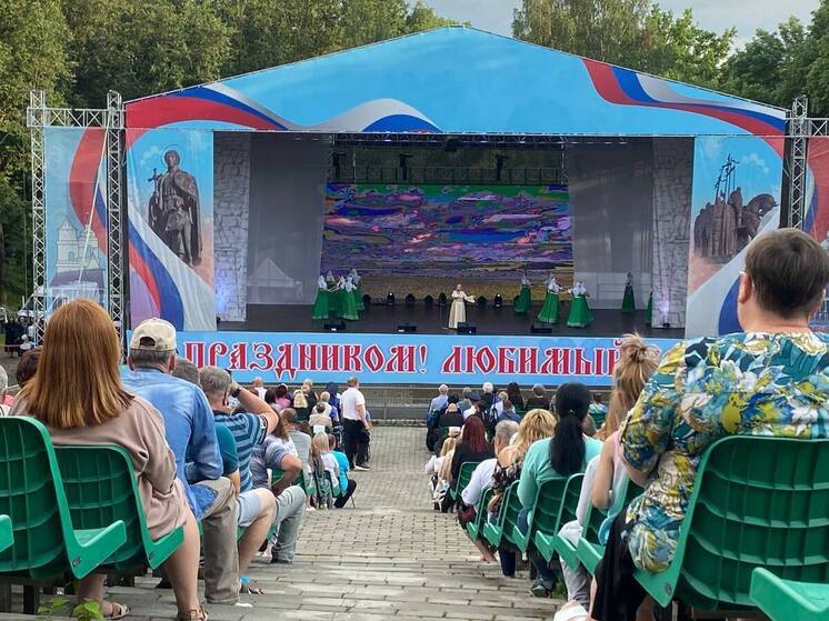 Медали «За заслуги перед Псковом» вручили трем псковичам