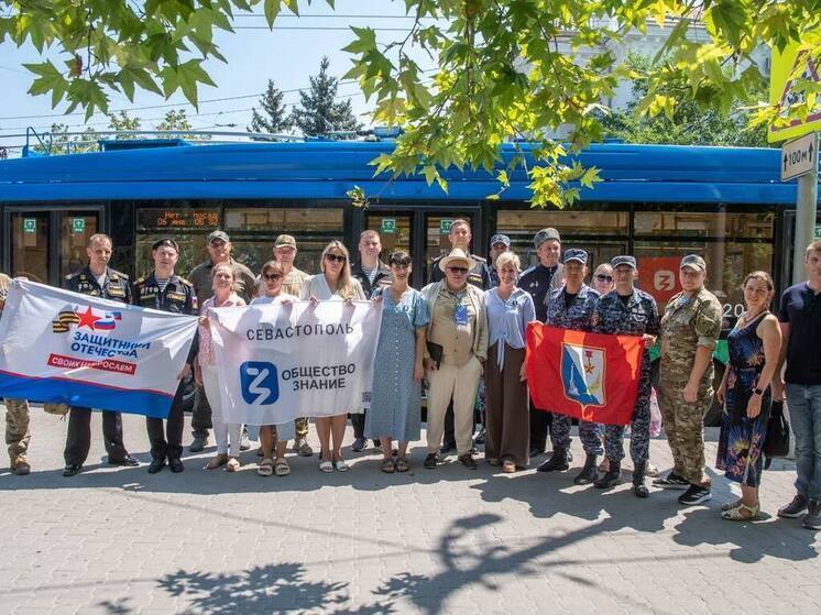 В Севастополе запустили троллейбус-лекторий в преддверии Дня ВМФ