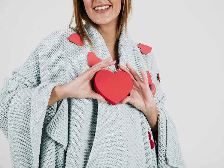 Тест за 5 секунд: врач рассказал, как проверить состояние сердца по пальцам