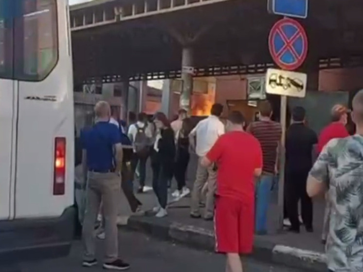 Пожар вспыхнул на станции Лобня