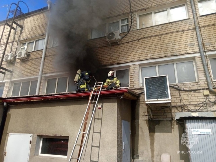 В Новошахтинске площадь пожара выросла в 40 раз