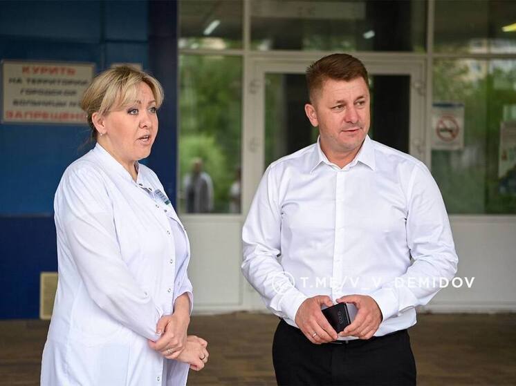 Демидов навестил в больнице пострадавших из-за удара БПЛА белгородцев