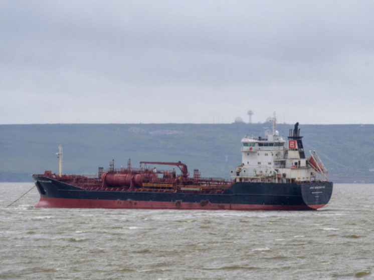 Reuters: РФ запретила загружать на Черном море иностранные нефтяные танкеры
