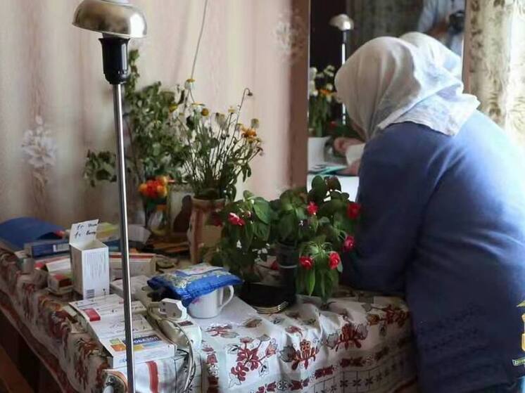 2 цыганки обворовали 90-летнюю бабушку в Урене
