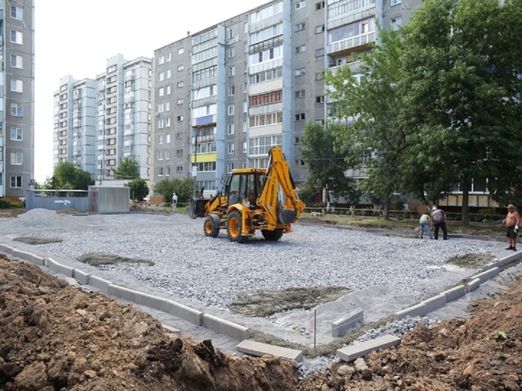 В Череповце компания «ФосАгро» строит новую спортивную площадку