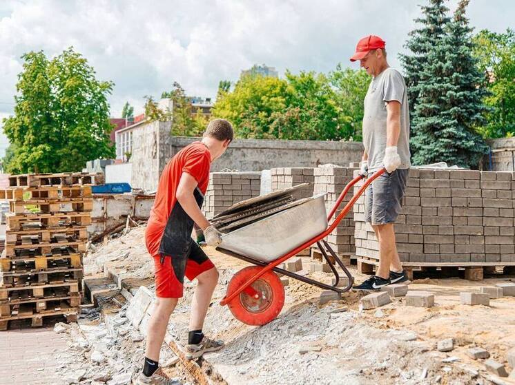 В Липецке начался масштабный ремонт мемориального комплекса на площади Героев