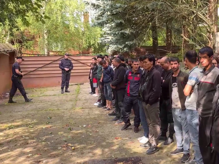 В ходе миграционного рейда в Котельниках задержали 17 нелегалов