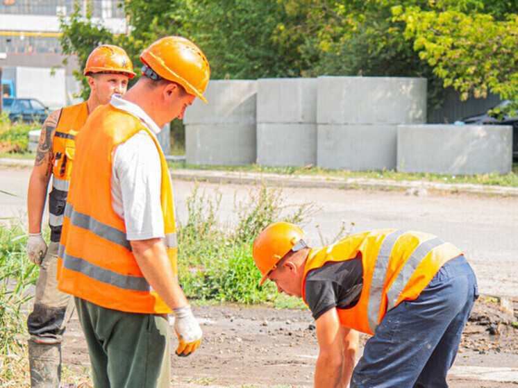 Мосводоканал меняет аварийный коллектор в Жовтневом районе Луганска