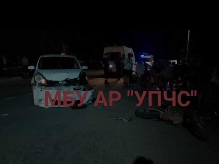 Два подростка на мотоцикле попали под колеса иномарки в Ростовской области