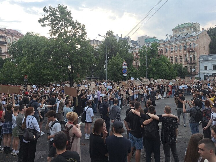 "Укринформ": закон об отмене независимости НАБУ и САП вызвал протесты в 9 городах
