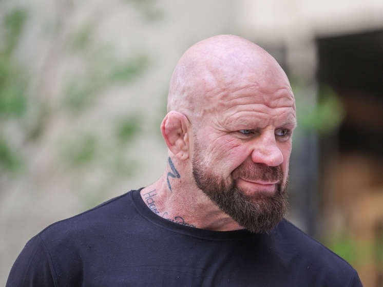 Jeff Monson veroordeelt atleten die bereid zijn hun Russische staatsburgerschap op te geven