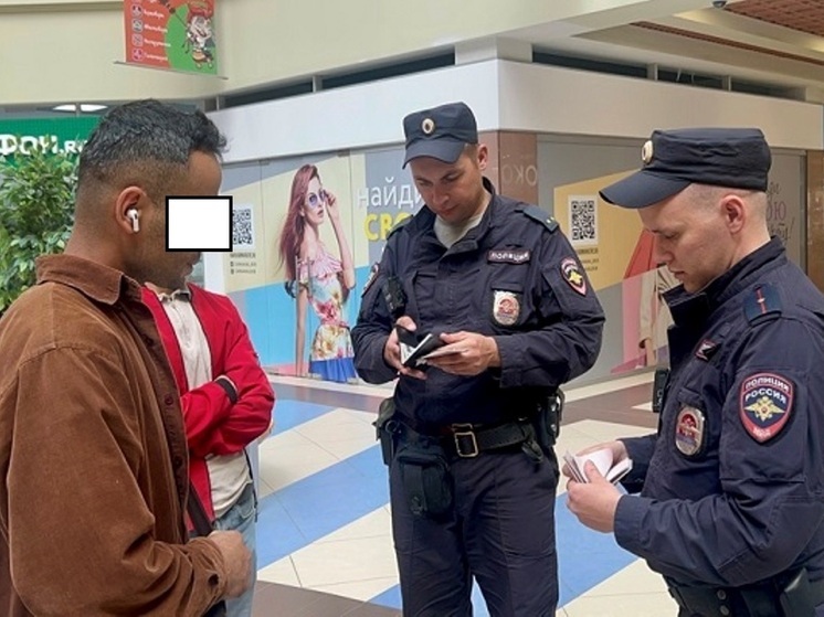 42 мигрантов доставили в полицию после рейда в Екатеринбурге